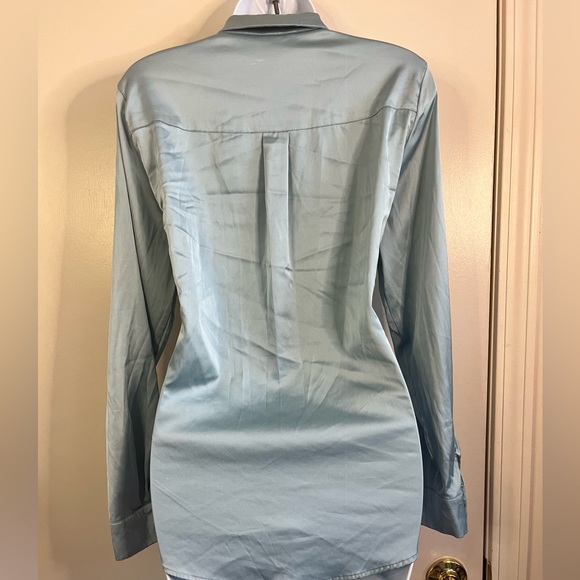 H&M “Satin-Like” Collar Button Down Top - Picture 4 of 10